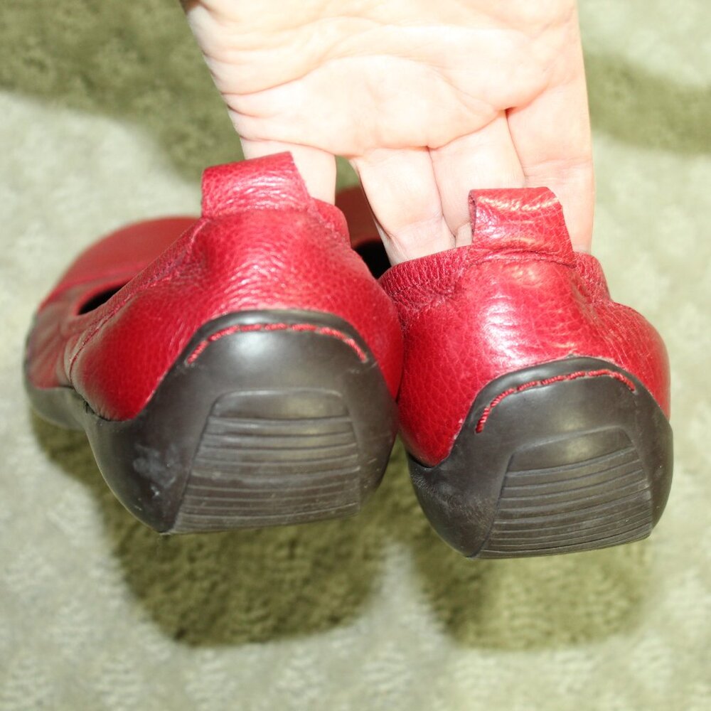 Naturalizer Red Women's Flats - Picture 5 of 6